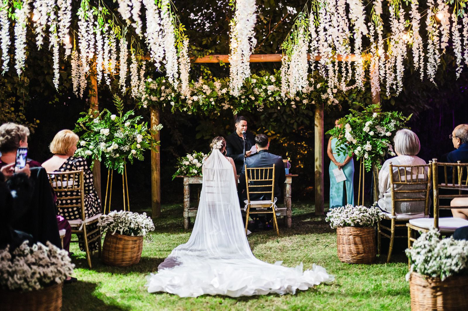 Ceremonia en pérgola colonial